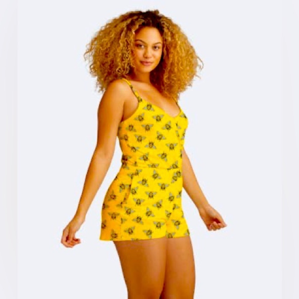 MeUndies Women’s Romper in Queen Bee print